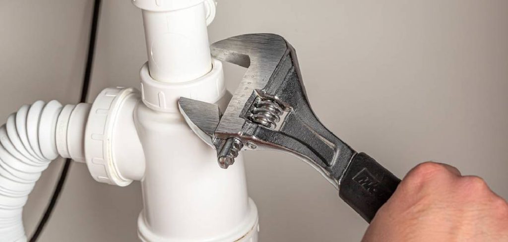 How to Loosen Plumbing Pipes